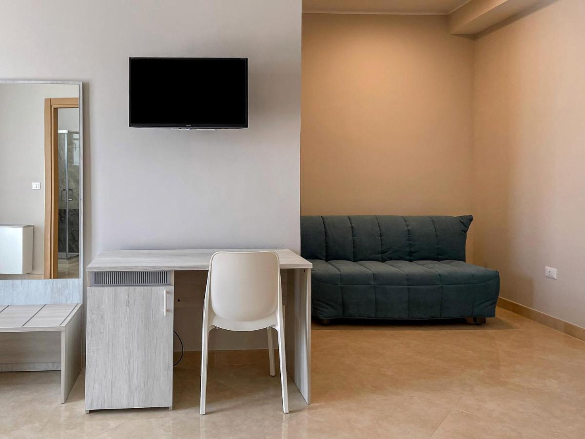 Karpignàna Hotel Carpignano Salentino Extérieur photo